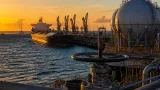 El gas TTF supera los 90 €/MWh y el Brent roza los 115 $ ante la tensión en Oriente Medio