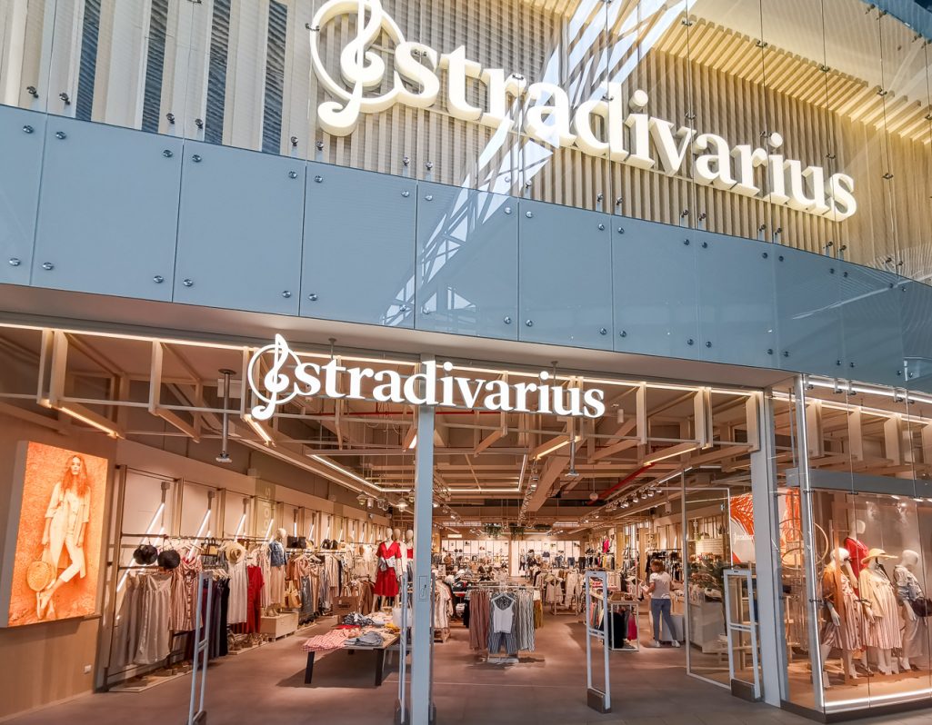 Femenino y elegante: ¡descubra este pantalón de vestir de terciopelo Stradivarius!